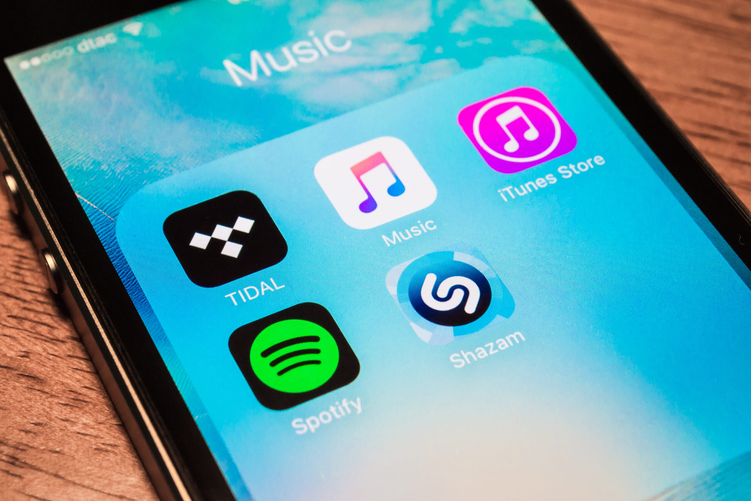 Mastering the Art of Music Streaming: How Musicians Can Leverage Platforms and Playlists